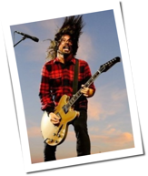 Schuh-Plattler: Novoselic mit Dave Grohl on stage