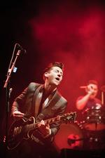 Schuh-Plattler: QOTSA covern Arctic Monkeys