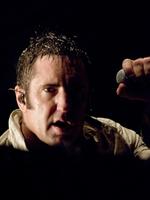 Schuh-Plattler: Trent Reznor will Kohle sehen