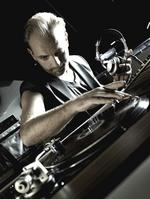 Schuh-Plattler: Zugedröhnt ins Vollplayback