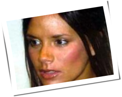 Victoria Beckham: Fans bewarfen Posh Spice mit Gr&uuml;nzeug