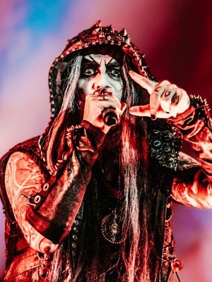 Vorchecking: Dimmu Borgir, Bleachers