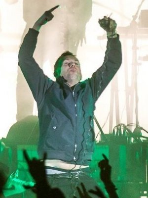 Vorchecking: Gorillaz, Juri, Guns N' Roses, Drake