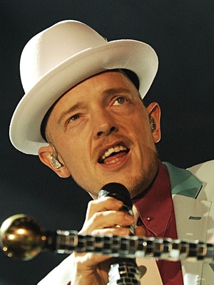 Vorchecking: Jan Delay, John Frusciante, Nas