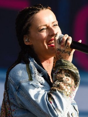 Vorchecking: Xatar, Slash, Jennifer Rostock