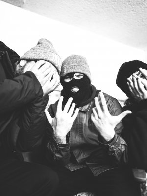 Waving The Guns: Neues Video,