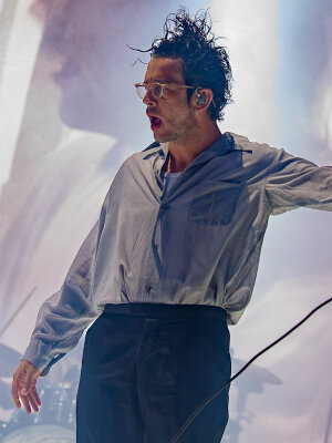 Wegen Kuss und Rede: The 1975 sorgen für Festivalabbruch