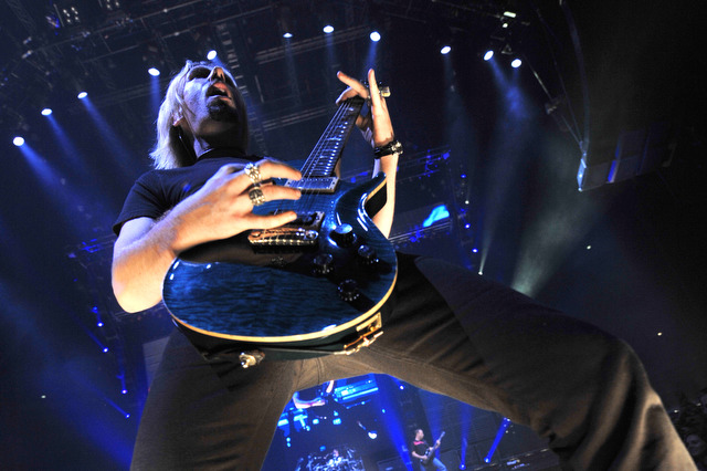 Nickelback – Die Kanadier in der Lanxess-Arena Köln. – Mitgröl-Stadionhits ...