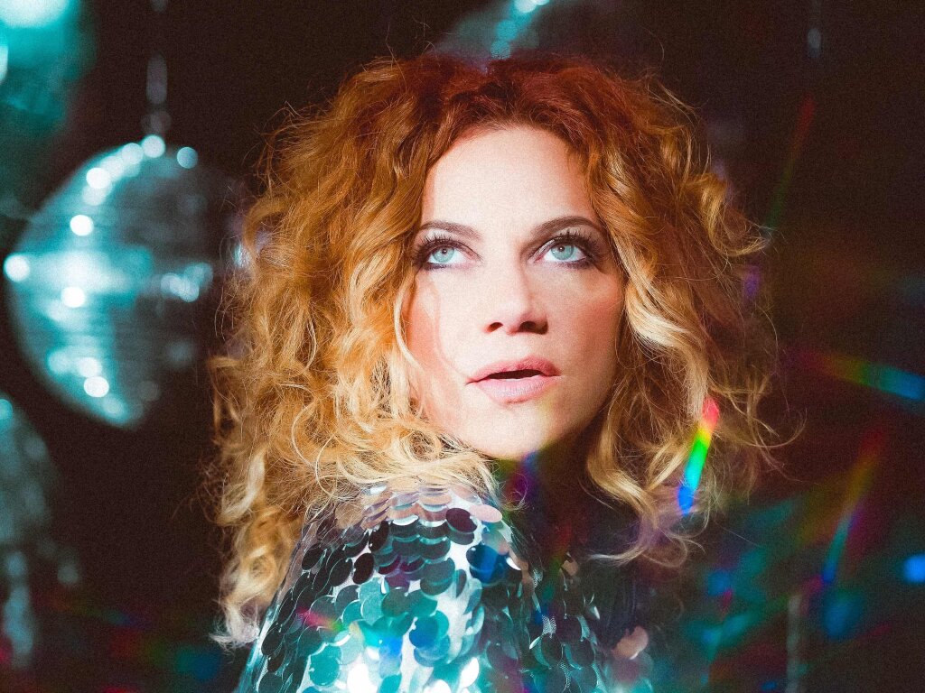 Nikka Costa