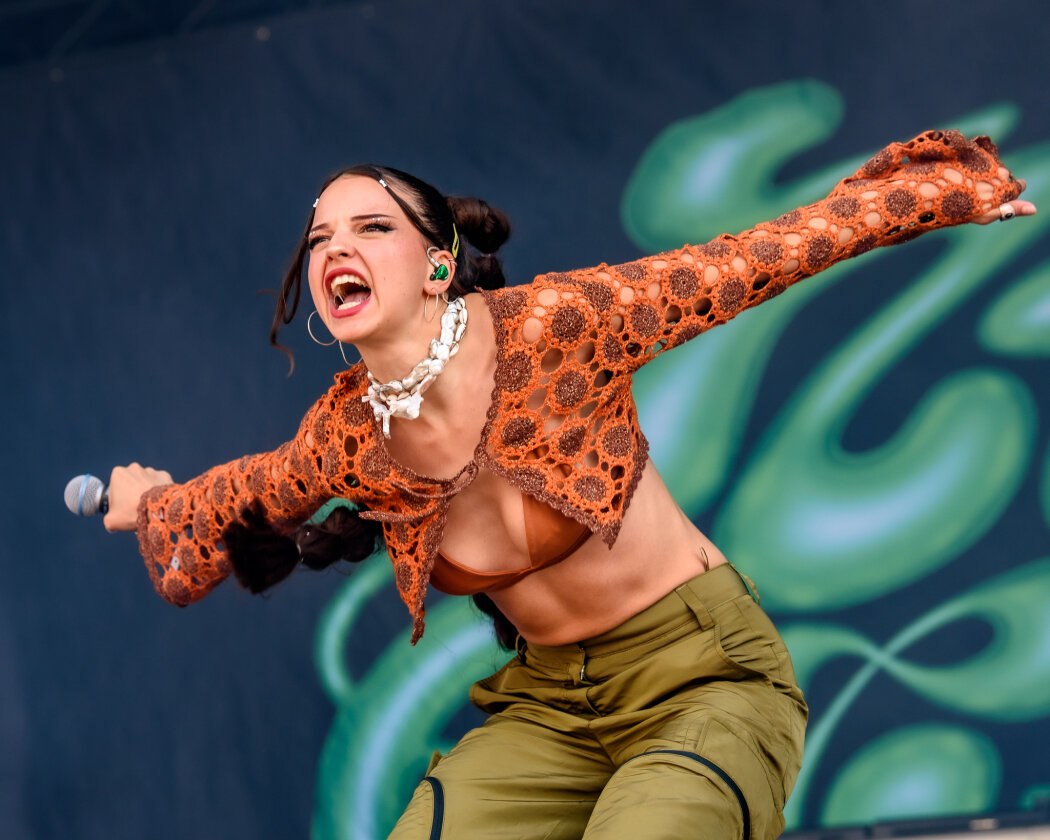 Die deutsche Rapperin und Sängerin hat ihr junges Publikum stets im Griff. – Nina Chuba.