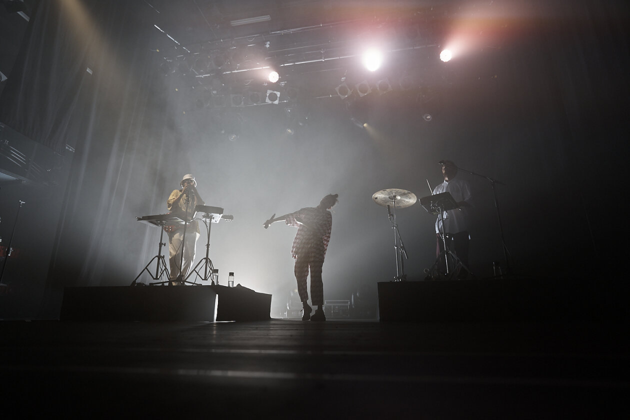 SXTN – 