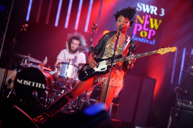 Frontfrau Shingai im Kurhaus Baden-Baden. – Noisettes.