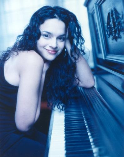 Norah Jones – Das Fräuleinwunder mit den acht Grammys im Portrait. – 