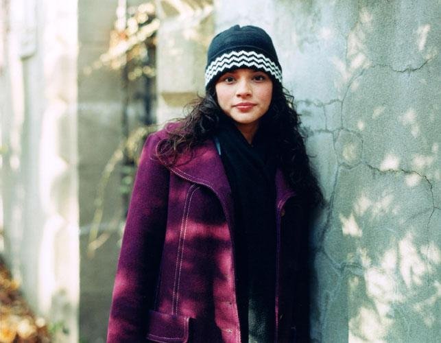 Norah Jones – Das Fräuleinwunder mit den acht Grammys im Portrait. – Da kann sie sich bald auch ne neue Mütze leisten, ...