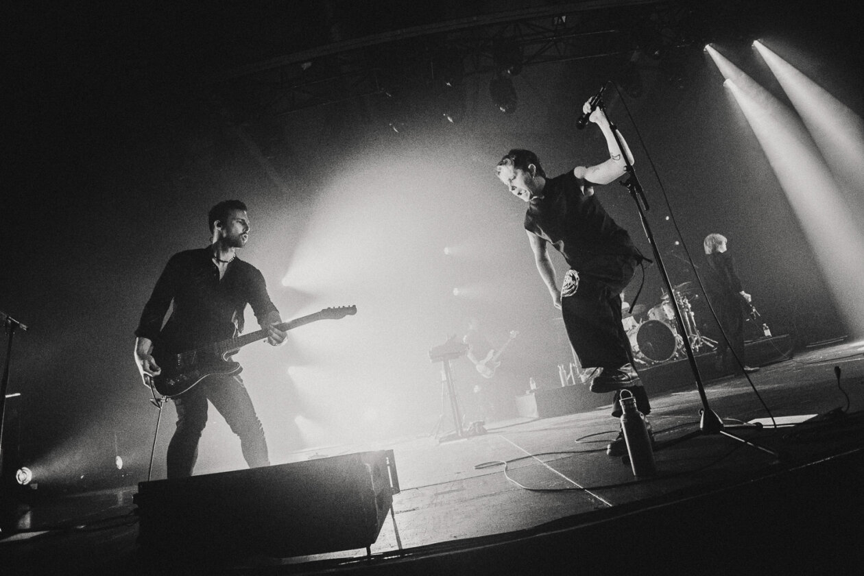 Nothing But Thieves – Nothing But Thieves.