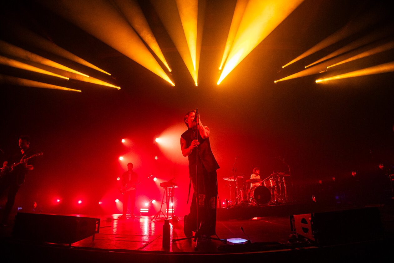 Nothing But Thieves – Nothing But Thieves.
