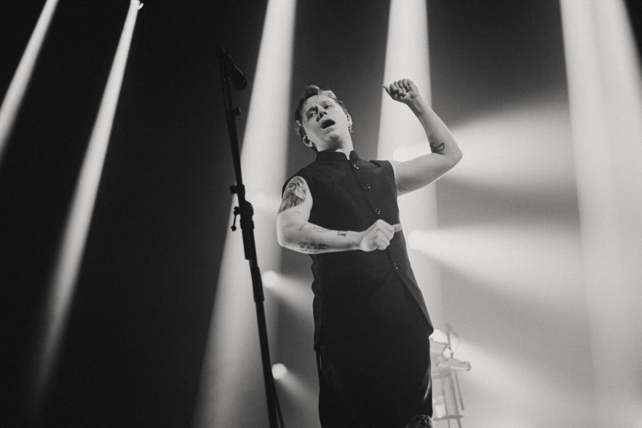 Nothing But Thieves – Hit um Hit aus England: die Tour zum fulminanten vierten Album " Dead Club City". – Conor Mason.