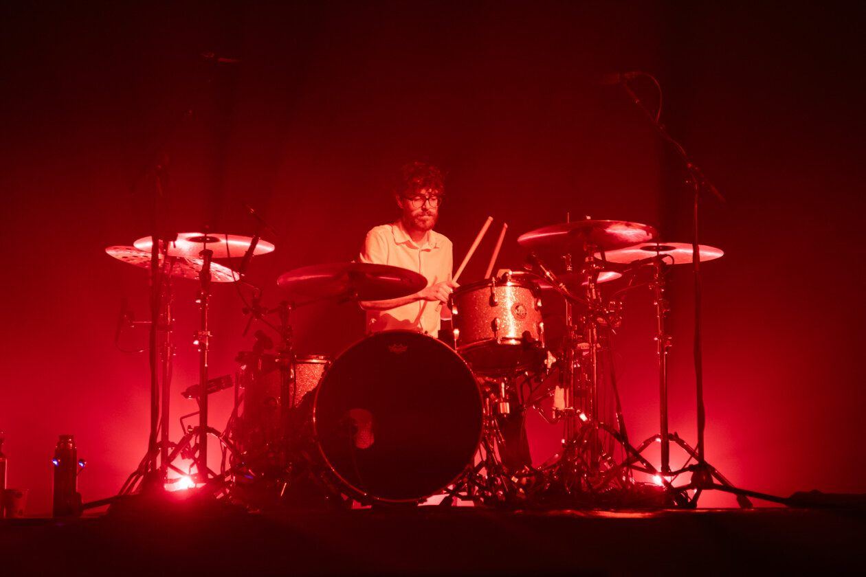 Nothing But Thieves – Hit um Hit aus England: die Tour zum fulminanten vierten Album " Dead Club City". – James Price.
