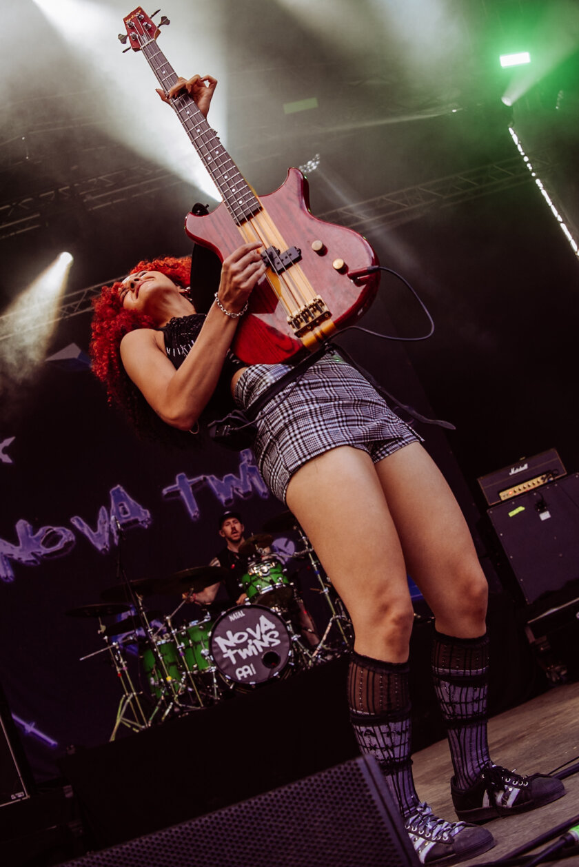Gekommen, um zu bleiben: Female-Power aus England am ersten Tag. – Nova Twins.