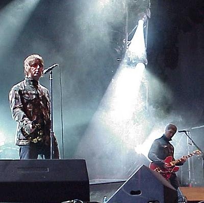 Oasis live auf dem Gurtenfestival bei Bern (2001) – Liam und Noel