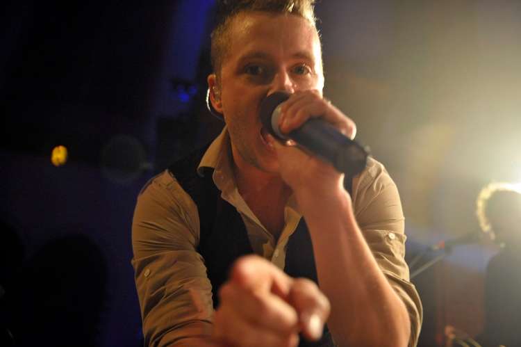 One Republic live in der Kölner Kulturkirche. – Ryan Tedder