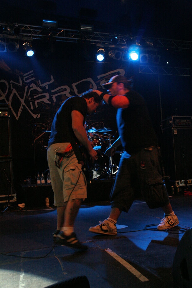 Französischer Modern Metal im Zelt. – One Way Mirror