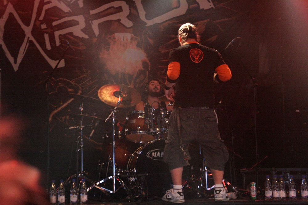 Französischer Modern Metal im Zelt. – One Way Mirror
