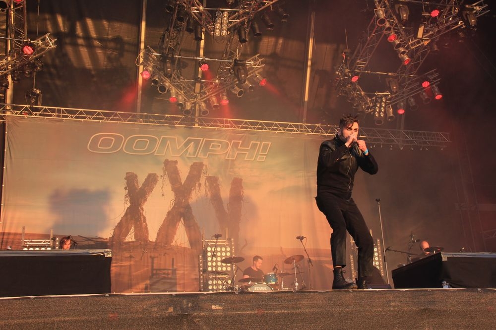 Oomph! – Bei den Fans immer gesetzt: Nero und Co. – On stage.