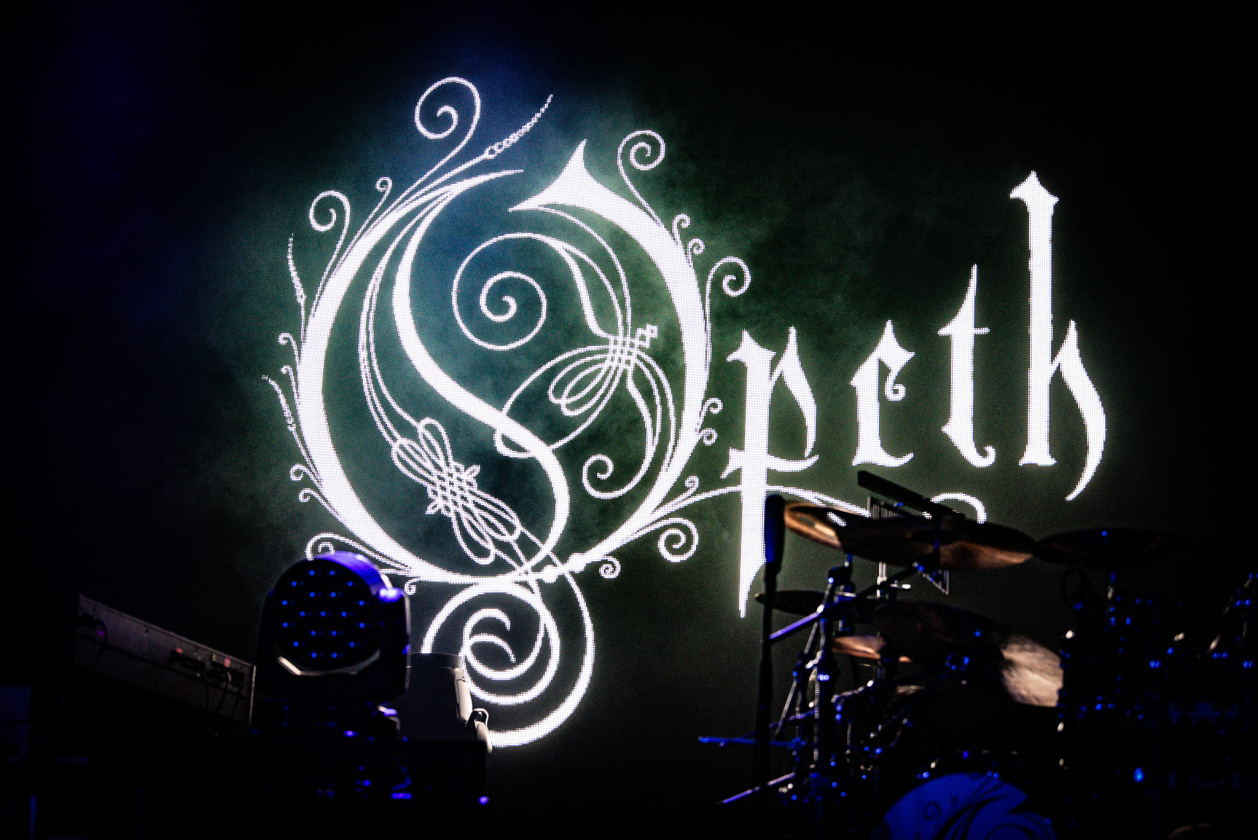 Bombast-Feuerwerk im Tempodrom: Die schwedischen Prog-Metaller lassen die Halle beben. – Opeth.