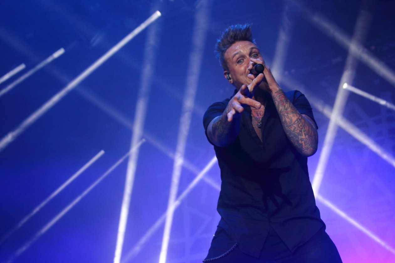 Papa Roach – Coby und Co. auf "Crooked Teeth"-Tour mit Callejon und De Staat. – Augenkontakt halten.