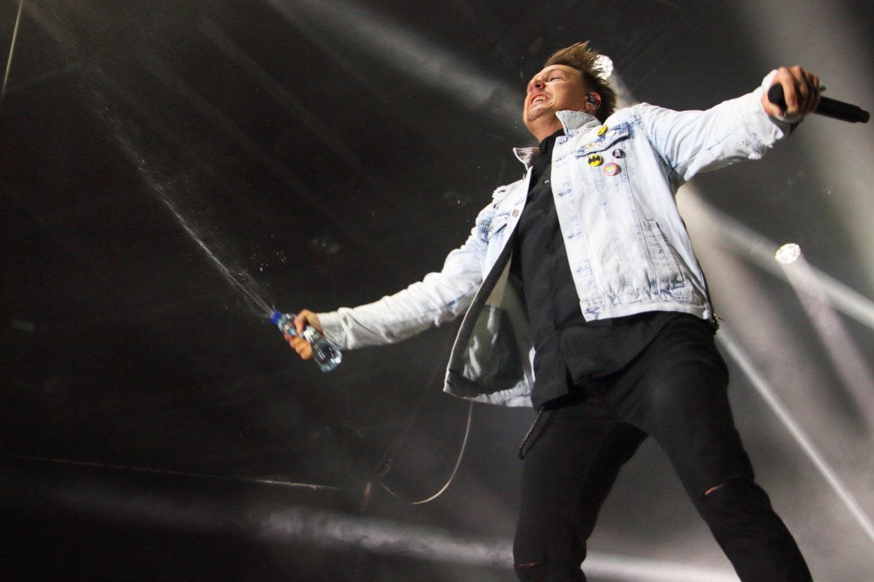 Papa Roach – Coby und Co. auf "Crooked Teeth"-Tour mit Callejon und De Staat. – Flüssigkeit ist bitter nötig.