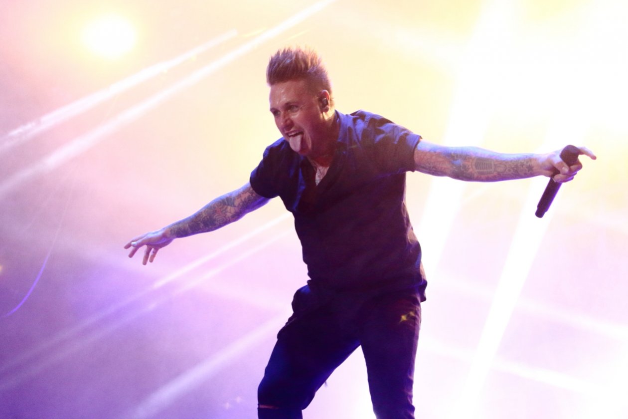 Coby und Co. auf "Crooked Teeth"-Tour mit Callejon und De Staat. – Papa Roach in Berlin.