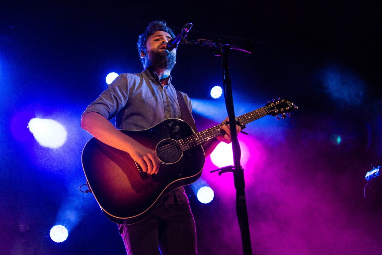 Passenger – Mike Rosenberg allein, akustik und mit "Runaway". – Mit neuem Album "Runaway".