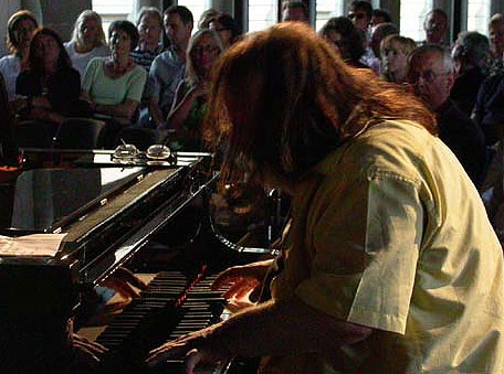 Patrick Manzecchi – Manzecchi mit der Piano-Legende Richie Beirach. – ... und rockt!