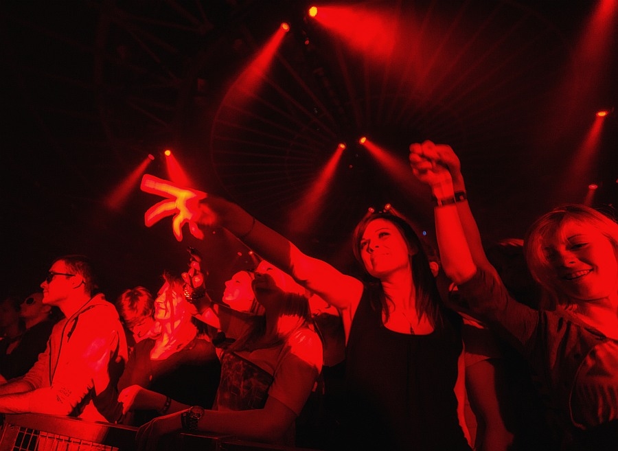 Techno live: Partyalarm im Velodrom. – Paul Kalkbrenner.