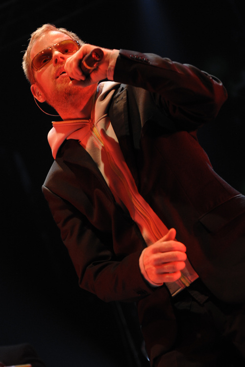 Affentheater im Kölner Palladium: Peter Fox auf Tour – ... aber auch ein "Give it to me"-Cover - er ist einfach...