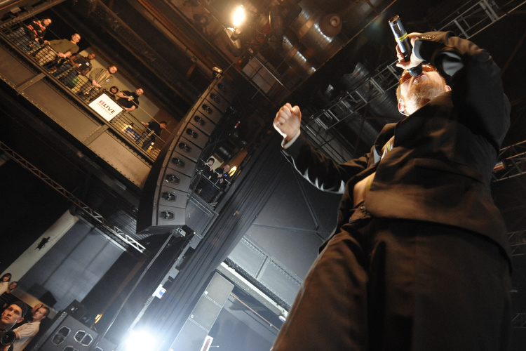 Affentheater im Kölner Palladium: Peter Fox auf Tour – ... von Anfang an mit.