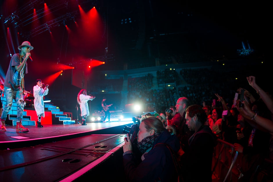 Pharrell Williams – A happy Superstar! – Pharrell und seine Fans.