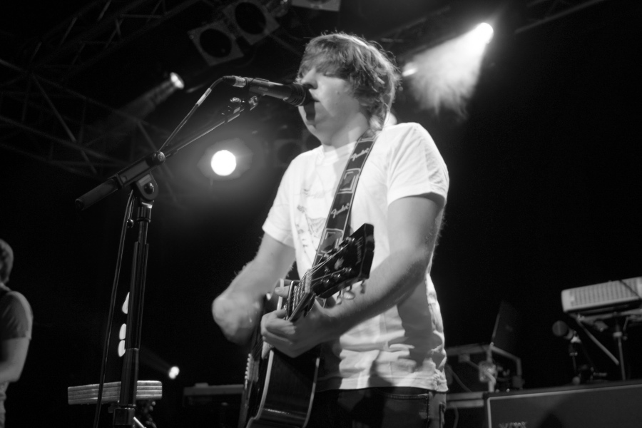 Philipp Poisel und Band in der Blechnerei – Philipp Poisel in der Konstanzer Blechnerei