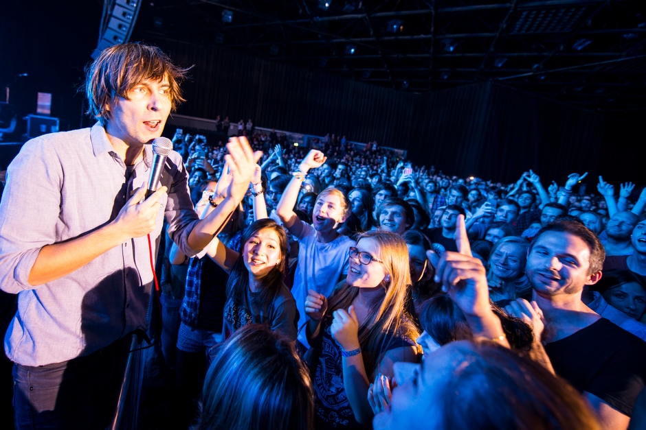 Phoenix – Letzter Stopp vor dem nächsten Sprung über den großen Teich: Die Franzosen begeistern im Rheinland. – Thomas und Fans.