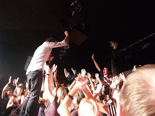 Phoenix – Die Franzosen rocken das schnucklige Abart - und 400 Fans gehen ab! – 