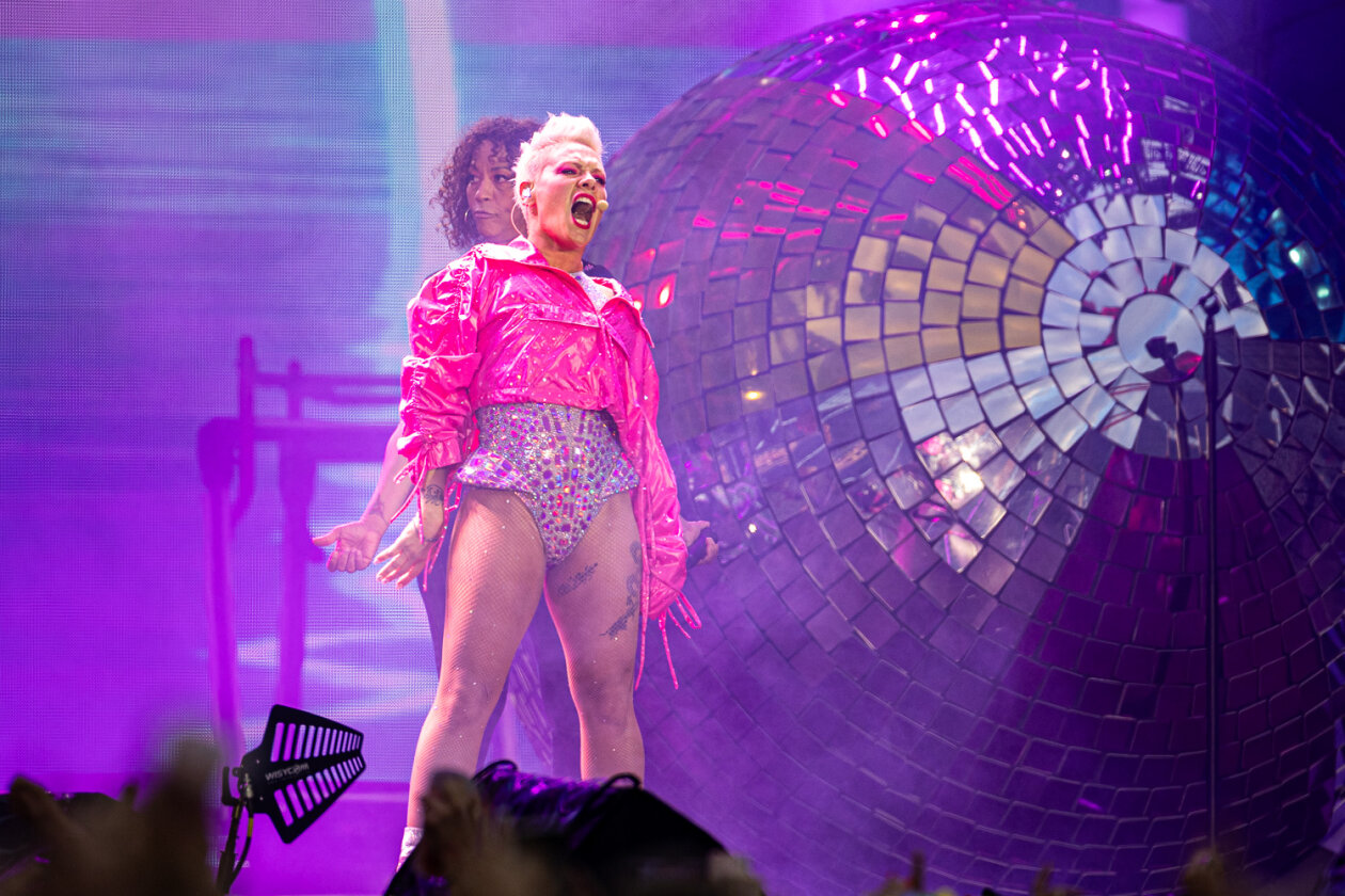 Pink – Pink.