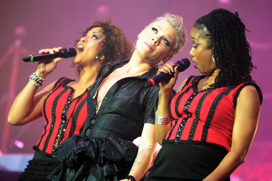 Pinks Summer Carnival live im Kölner Rheinenergiestadion – Ihre Shows sind perfekt durchchoreografiert
