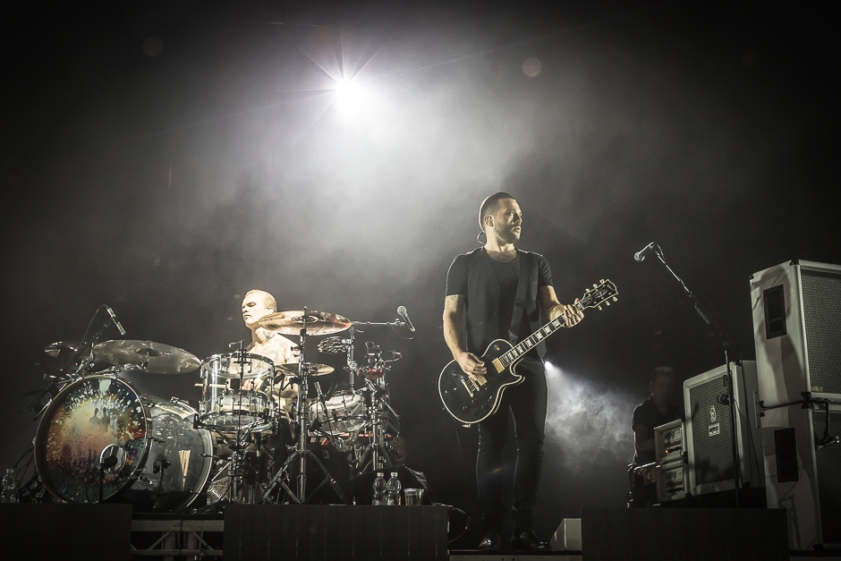 Placebo – Brian Molko und Band in der Festhalle. – Auf der Bühne der Festhalle.