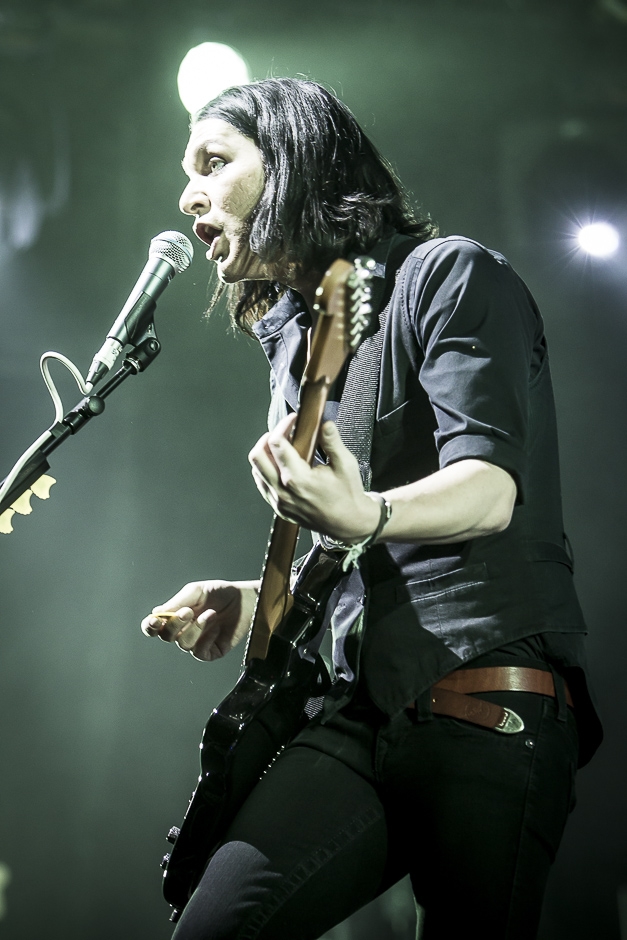 Placebo – Brian Molko und Band in der Festhalle. – Fronter Brian.