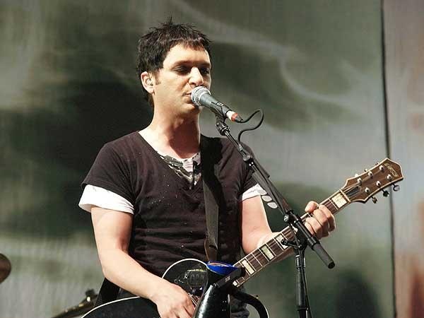 Placebo – Brian Molkos Mannen live im Berner Oberland als Co-Headliner vor Depeche Mode. – 
