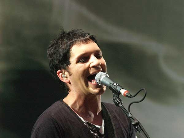 Placebo – Brian Molkos Mannen live im Berner Oberland als Co-Headliner vor Depeche Mode. – 