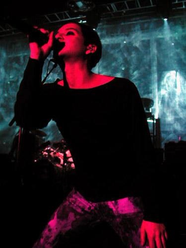 Placebo – Im ausverkauften Zürcher Volkshaus gab die Band um Brian Molko ein mitreißendes Konzert. – 