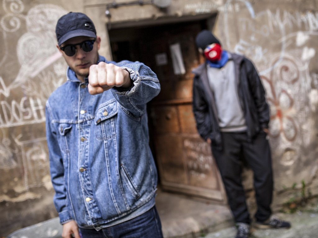 Pöbel MC & Milli Dance