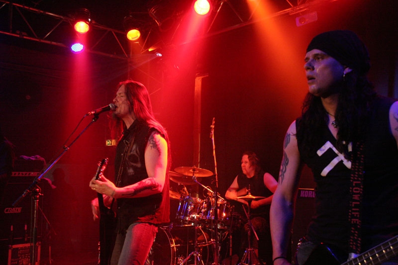 Ville und Co. machen Sentenced <i>fast</i> vergessen. – Poisonblack